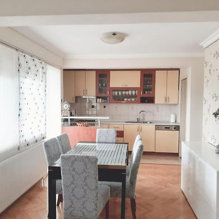 Spacious 80M2 Apartment In The Center Ljubuški Exterior foto
