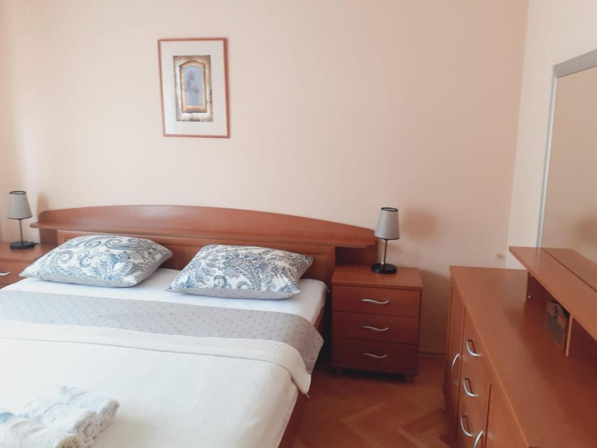 Spacious 80M2 Apartment In The Center Ljubuški Exterior foto