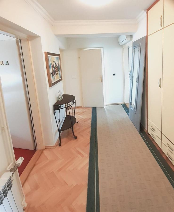 Spacious 80M2 Apartment In The Center Ljubuški Exterior foto